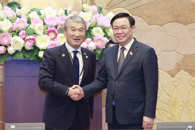 Chủ tịch Quốc hội tiếp lãnh đạo Liên đoàn các tổ chức kinh tế Nhật Bản ảnh 1