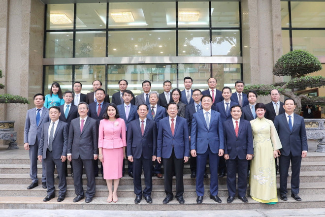 'Giữ trái tim nóng, cái đầu lạnh' trong hoạt động đối ngoại ảnh 2