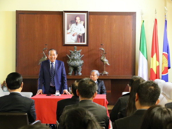 Phó Thủ tướng Trương Hòa Bình thăm Đại sứ quán Việt Nam tại Italy ảnh 1