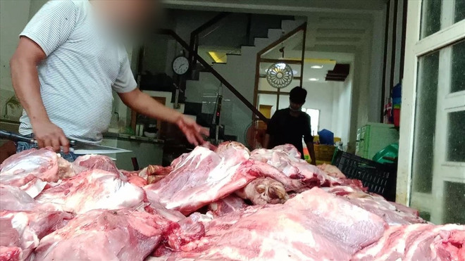 Xác minh thông tin về 'đường dây cung cấp thịt lợn bẩn' ở TP.HCM ảnh 1