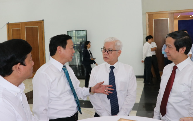 Khắc phục, tháo gỡ khó khăn cho giáo dục vùng Đông Nam Bộ ảnh 1