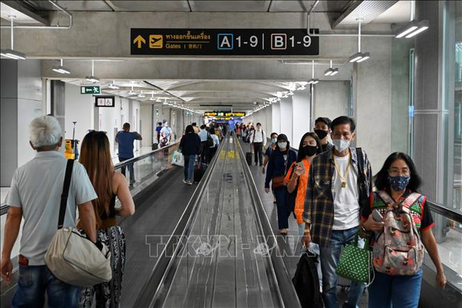 ĐSQ Việt Nam tại Thái Lan khuyên công dân không về nước bằng đường bộ ảnh 1