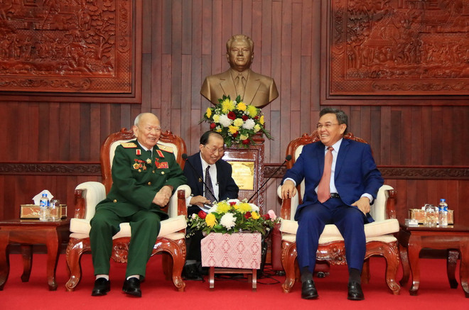 Đoàn đại biểu cựu quân tình nguyện và chuyên gia Việt Nam thăm Lào ảnh 2