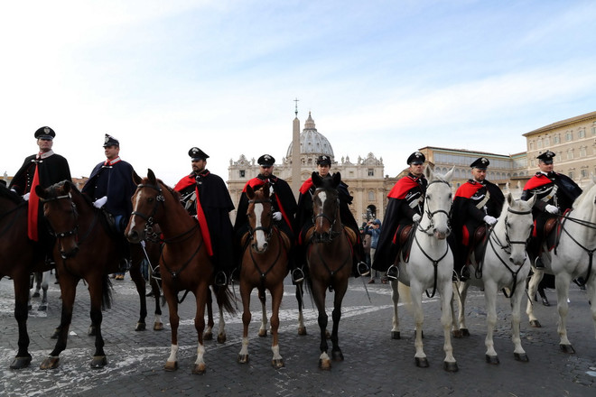 Độc đáo lễ ban phước lành cho động vật ở thủ đô của Italy ảnh 10
