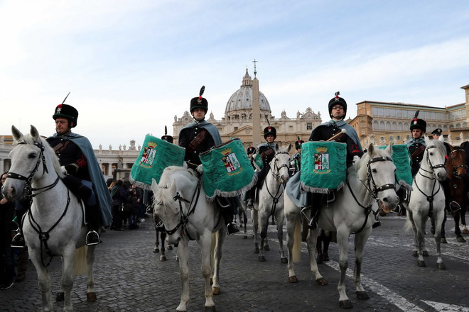 Độc đáo lễ ban phước lành cho động vật ở thủ đô của Italy ảnh 12