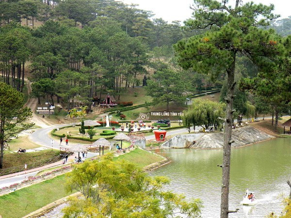 Một góc Khu du lịch Thung lũng Tình yêu, thành phố Đà Lạt. (Ảnh: Thanh Tùng/TTXVN) Du khách "tố" bị xông thuốc mê, lấy trộm tài sản ở Đà Lạt ảnh 1