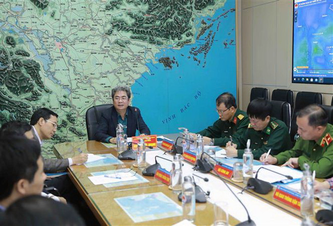 Bão số 10 có sức gió không lớn nhưng diễn biến phức tạp, khó lường ảnh 1