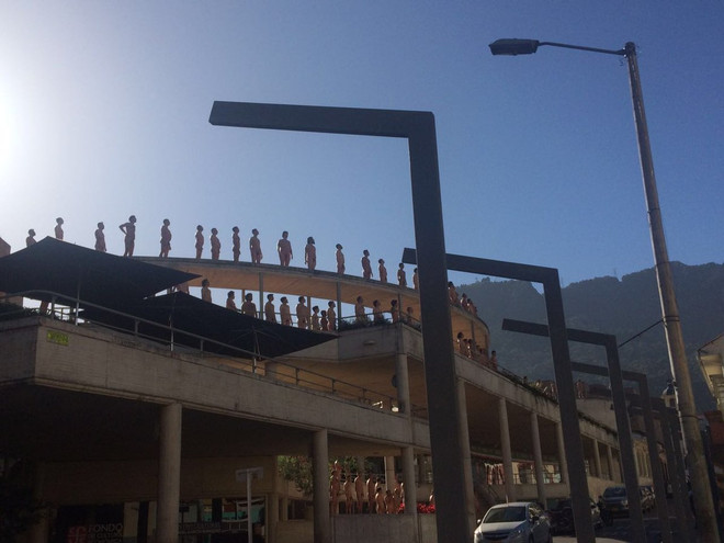 Hơn 6.000 người chụp ảnh khỏa thân ngay giữa quảng trường ảnh 3