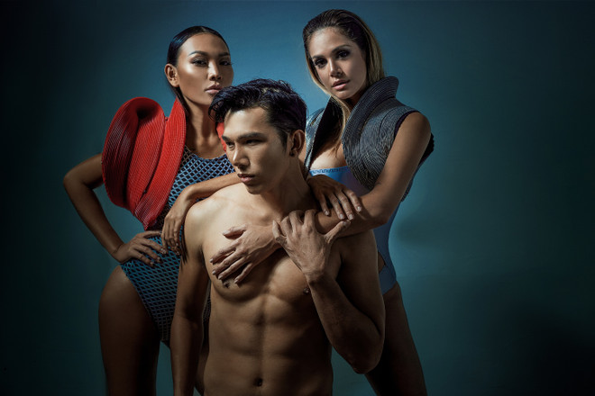 Hai mẫu Việt nóng bỏng bên Miss Earth 2013 trong trang phục bikini ảnh 2