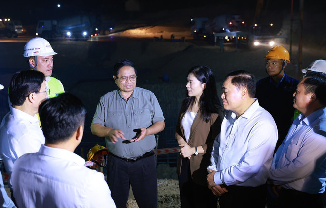 ttxvn_thu tuong_thi cong ca dem 4.jpg