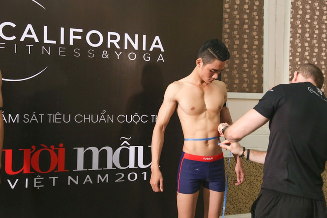 Thí sinh Next Top Model khoe cơ bắp ở phần thi hình thể ảnh 7