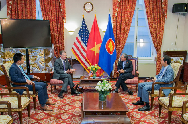 Đại sứ Phạm Quang Vinh tiếp thân mật tân Đại sứ Hoa Kỳ tại Việt Nam ảnh 2