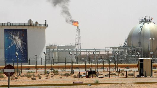 Nga và Saudi Arabia hợp tác ổn định thị trường dầu mỏ thế giới ảnh 1