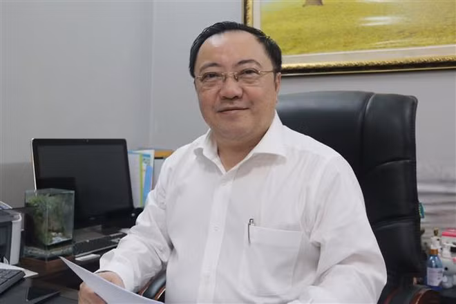 Thầy thuốc Nhân dân Phan Huy Anh Vũ và những đêm dài không ngủ ảnh 1
