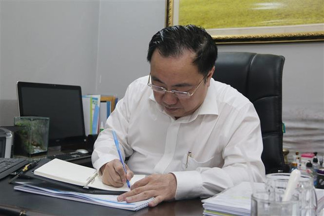 Thầy thuốc Nhân dân Phan Huy Anh Vũ, Giám đốc Sở Y tế Đồng Nai. (Ảnh: Lê Xuân/TTXVN) Thầy thuốc Nhân dân Phan Huy Anh Vũ và những đêm dài không ngủ ảnh 2