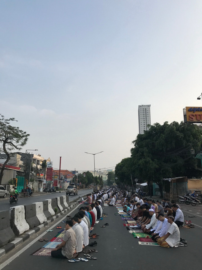 Cận cảnh lễ hiến tế Idul Adha của người Hồi giáo tại Indonesia ảnh 2