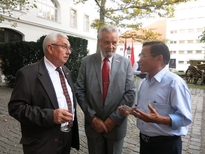 Chiêu đãi trọng thể nhân kỷ niệm Quốc khánh Việt Nam tại Hungary ảnh 2