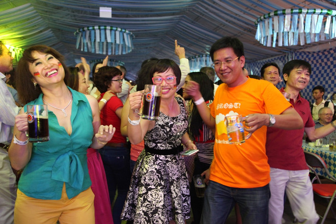 (Ảnh: JW Marriott) Oktoberfest 2014 tại Hà Nội: Tưng bừng lễ hội bia tươi và món ăn Đức ảnh 7