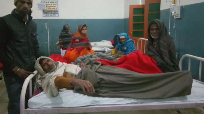 Ít nhất 99 người tử vong do uống rượu lậu tại miền Bắc Ấn Độ ảnh 1