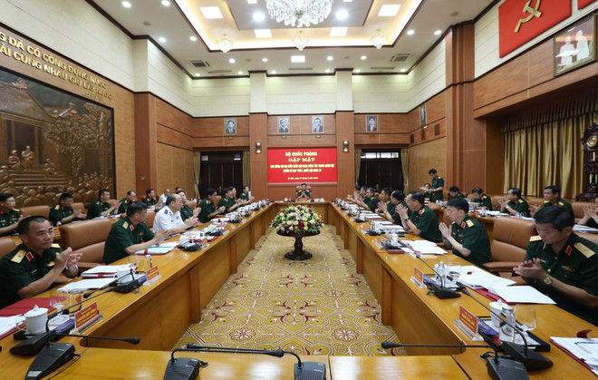 Quang cảnh buổi gặp mặt. (Ảnh: Hồng Pha/TTXVN phát) Bộ trưởng Quốc phòng gặp mặt đại biểu Quốc hội công tác trong quân đội ảnh 1