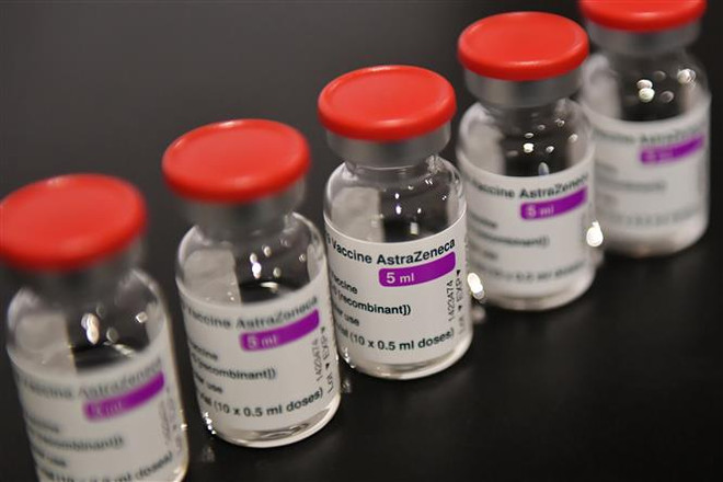 Vaccine ngừa COVID-19 của hãng AstraZeneca. (Ảnh: PAP/TTXVN) Dịch COVID-19: Indonesia tiếp nhận 1,1 triệu liều vaccine AstraZeneca ảnh 1