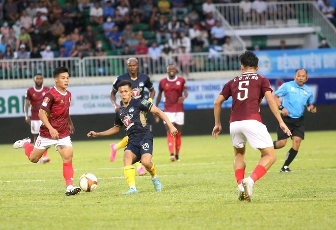 V-League: Hòa TP.HCM ngay trên sân nhà, Hoàng Anh Gia Lai rớt top 8 ảnh 1