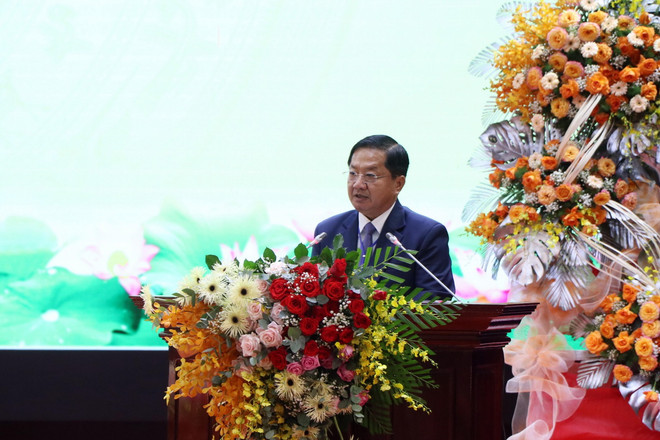 Ông Lê Thanh Triều, Trưởng Ban Dân vận Tỉnh ủy, Chủ tịch Ủy ban Mặt trận Tổ quốc Việt Nam tỉnh Cà Mau, nhiệm kỳ 2019-2024 trình bày dự kiến danh sách Ủy ban Mặt trận Việt Nam tỉnh khóa X, nhiệm kỳ 2024-2029. (Ảnh: Kim Há/TTXVN) ttxvn_mat tran to quoc ca mau 2.jpg