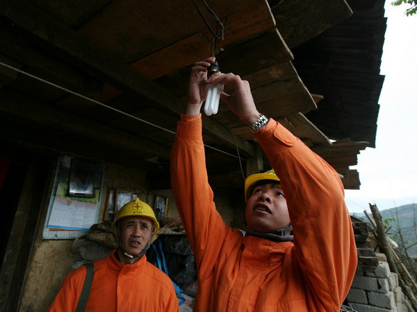 Lạng Sơn: Người dân tộc Dao ở Công Sơn mong ánh điện về ảnh 1