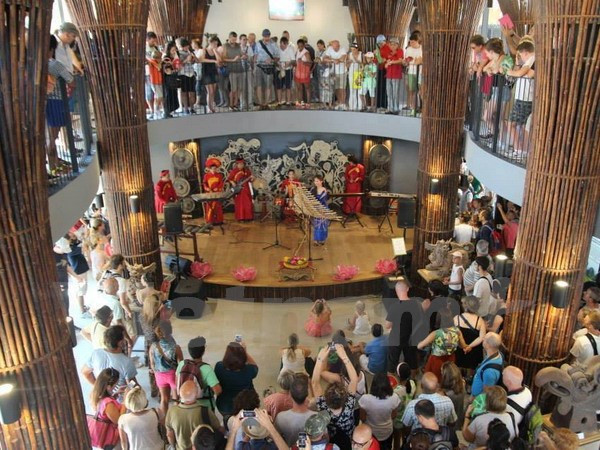 Nhà Việt Nam ở EXPO: Nhiều "điều tiếng" vẫn được chọn "tiêu biểu" ảnh 1