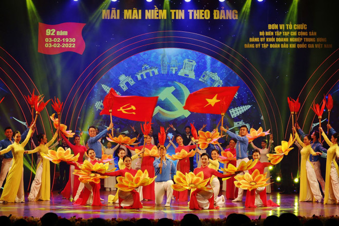 Chương trình giao lưu nghệ thuật 'Mãi mãi niềm tin theo Đảng' ảnh 1