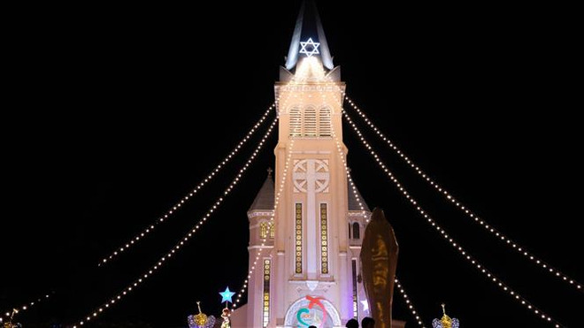 Rộn ràng không khí Giáng sinh tại các địa phương trên cả nước ảnh 2