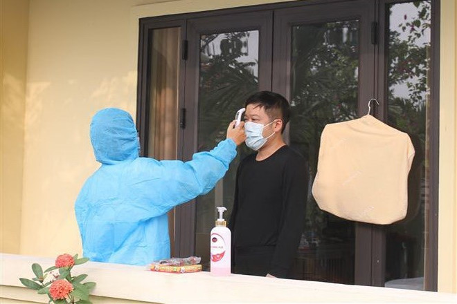 Thêm 12 ca mắc mới COVID-19, được cách ly ngay khi nhập cảnh ảnh 1