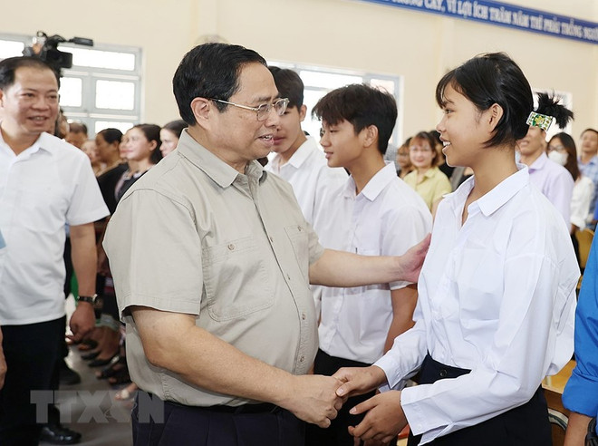 Thủ tướng kiểm tra công tác chuẩn bị năm học mới tại Kon Tum ảnh 2