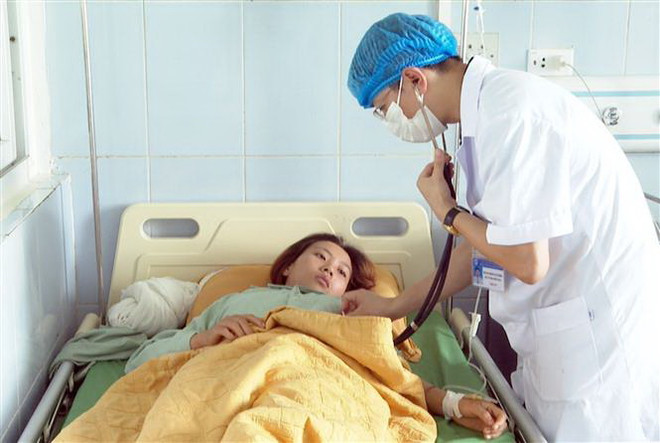 Lai Châu: 14 người nhập viện nghi ngộ độc sau khi ăn canh nấm hoang ảnh 1