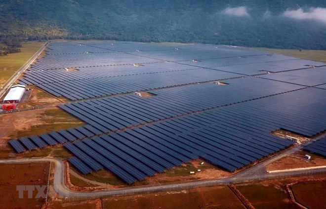 Thủ tướng đề nghị xem xét dự thảo cơ chế khuyến khích điện Mặt Trời ảnh 1