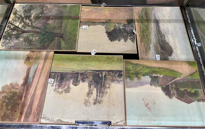 Đấu giá 19 bức tranh phong cảnh của Vua Hàm Nghi tại Pháp ảnh 1