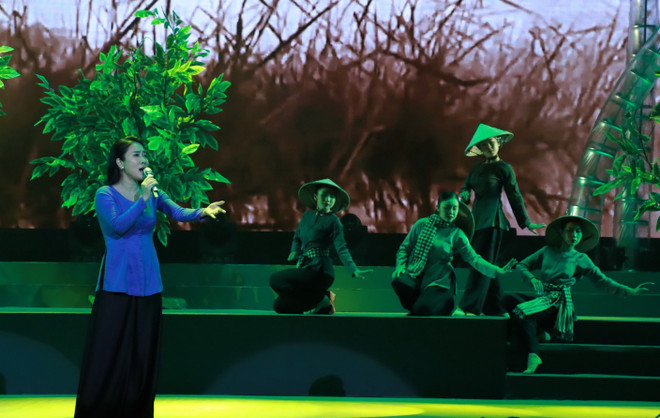 Sáng tác của nhạc sỹ Hoàng Việt: Tình ca dâng cả bao người ảnh 1