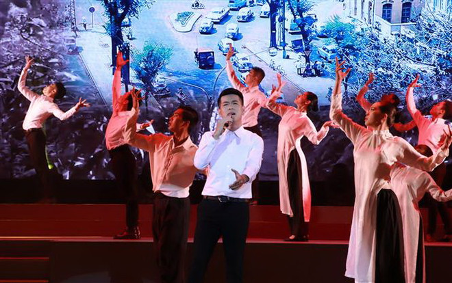 Sáng tác của nhạc sỹ Hoàng Việt: Tình ca dâng cả bao người ảnh 2