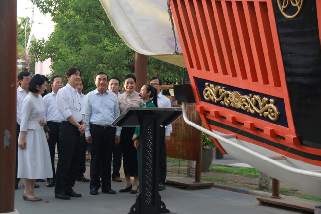 Hoàng Thái tử Nhật Bản và Công nương thăm thành phố Hội An ảnh 2