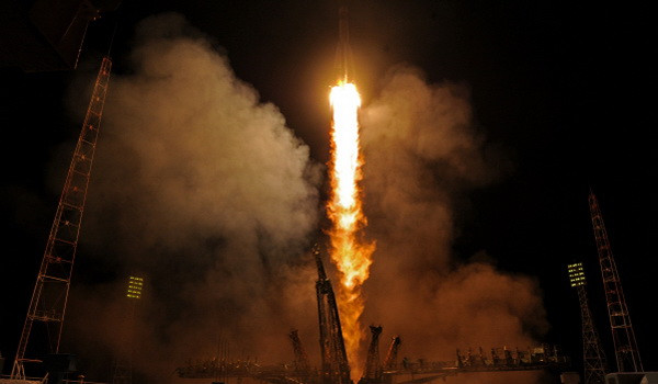 Tàu vũ trụ Soyuz TM-12M lắp ghép thành công với ISS ảnh 1