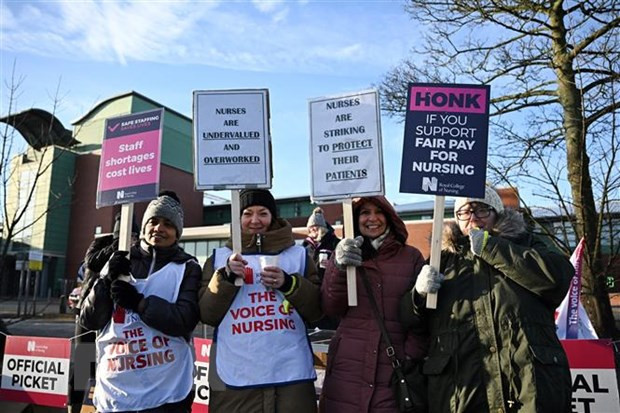 Hàng trăm nghìn người tham gia cuộc tổng đình công tại Anh ảnh 1