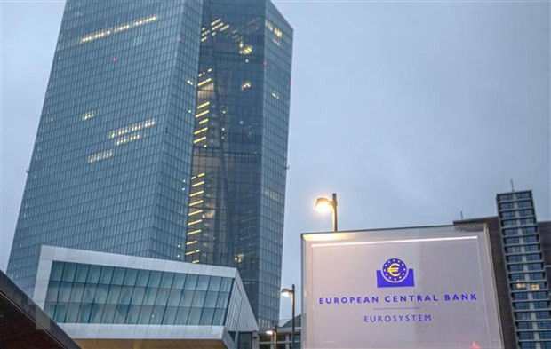 Một loạt ngân hàng nâng dự báo về mức lãi suất giới hạn của ECB ảnh 1