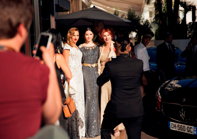 Lý Nhã Kỳ lộng lẫy phong cách Cleopartra trên thảm đỏ Cannes ảnh 6