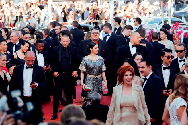 Lý Nhã Kỳ lộng lẫy phong cách Cleopartra trên thảm đỏ Cannes ảnh 11