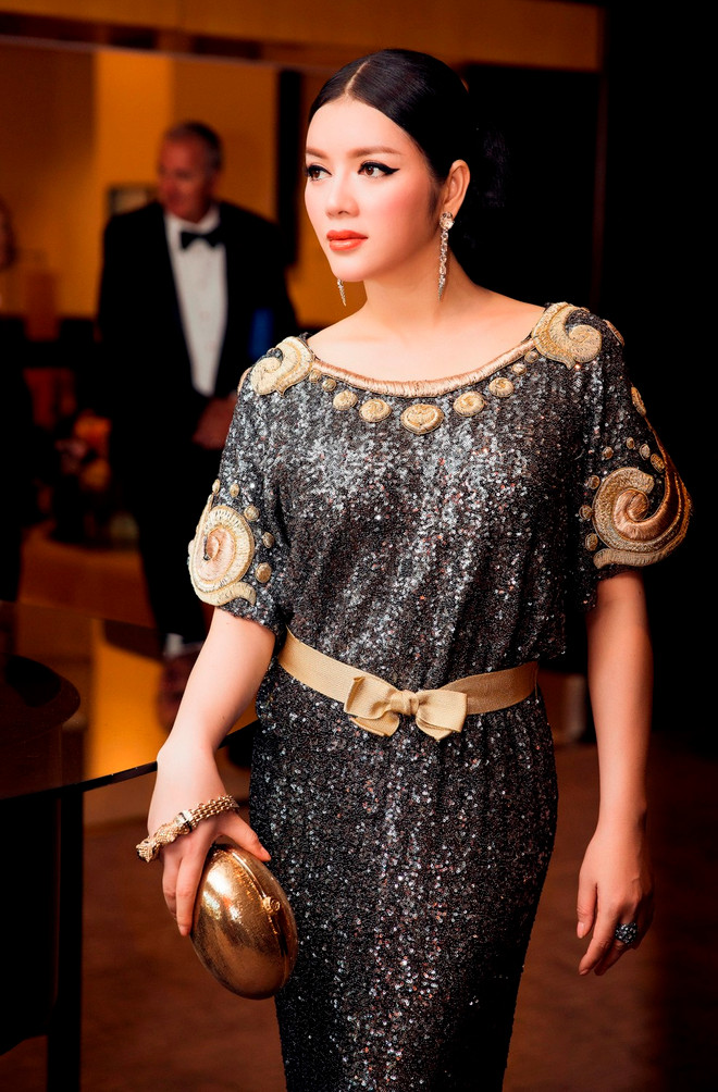 Lý Nhã Kỳ lộng lẫy phong cách Cleopartra trên thảm đỏ Cannes ảnh 5