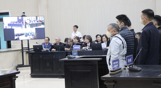 Bị cáo tại phiên tòa. (Ảnh: Đỗ Huyền/TTXVN) ttxvn_toa an bac ninh AIC 2.jpg