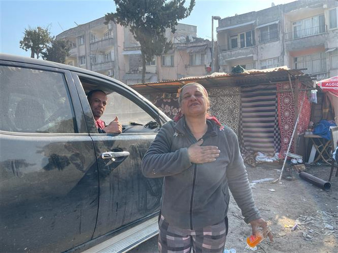 Người dân Thổ Nhĩ Kỳ cảm ơn lực lượng cứu nạn quân đội Việt Nam ảnh 1