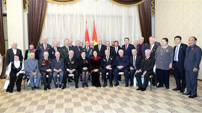 Chủ tịch Quốc hội Nguyễn Thị Kim Ngân gặp cựu chiến binh Belarus ảnh 2