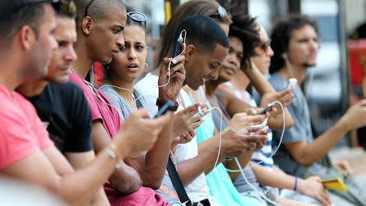 Cuba bắt đầu triển khai thí điểm mạng điện thoại di động 3G ảnh 1