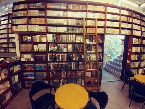 Càphê truyện tranh: Một góc thư giãn cho các “mọt sách” thành thị ảnh 1